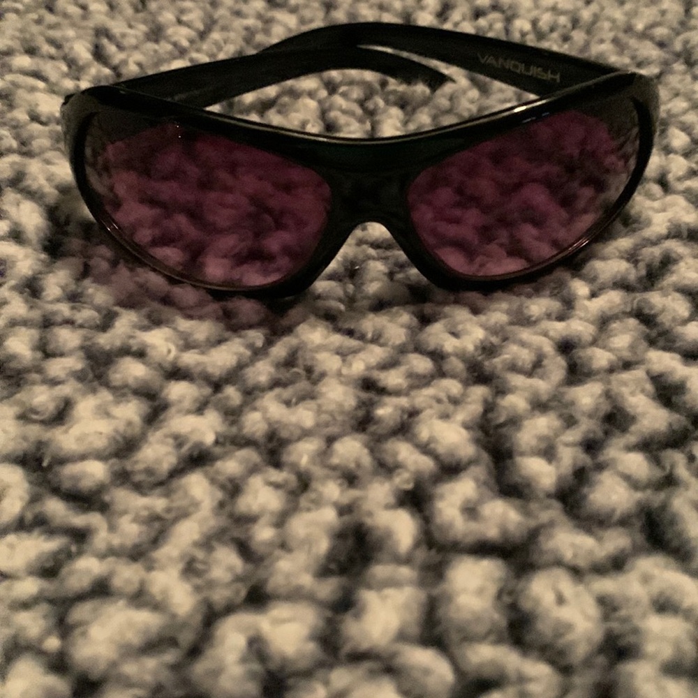 NWOT Men’s sunglasses